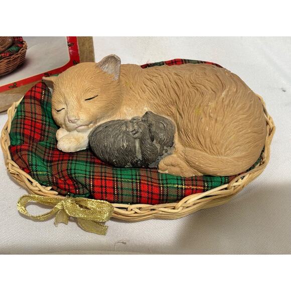 House of Lloyd Not a Creature was Stirring Cat Mouse Christmas Around the World - Picture 2 of 8